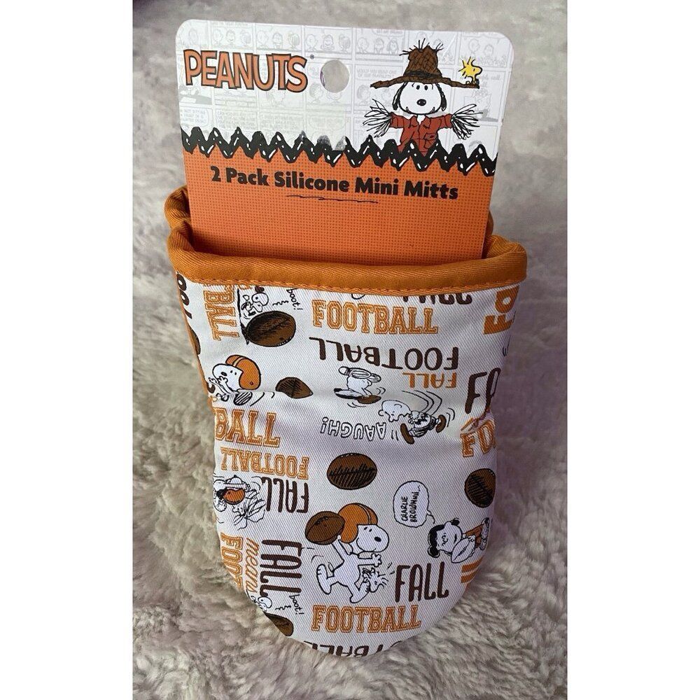 2 Pack Peanuts Snoopy Charlie Brown Football Autumn Silicone Oven Mini Mitts NEW